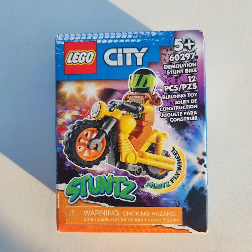 NEW LEGO 60297 City Stuntz Fly wheel Motorcycle Minifigure CHRISTMAS STOCKING ST